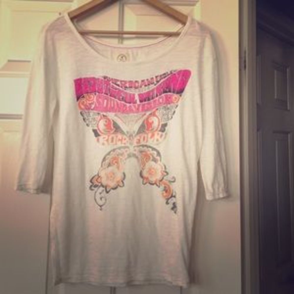 American Eagle Outfitters Butterfly Graphic Tee XS